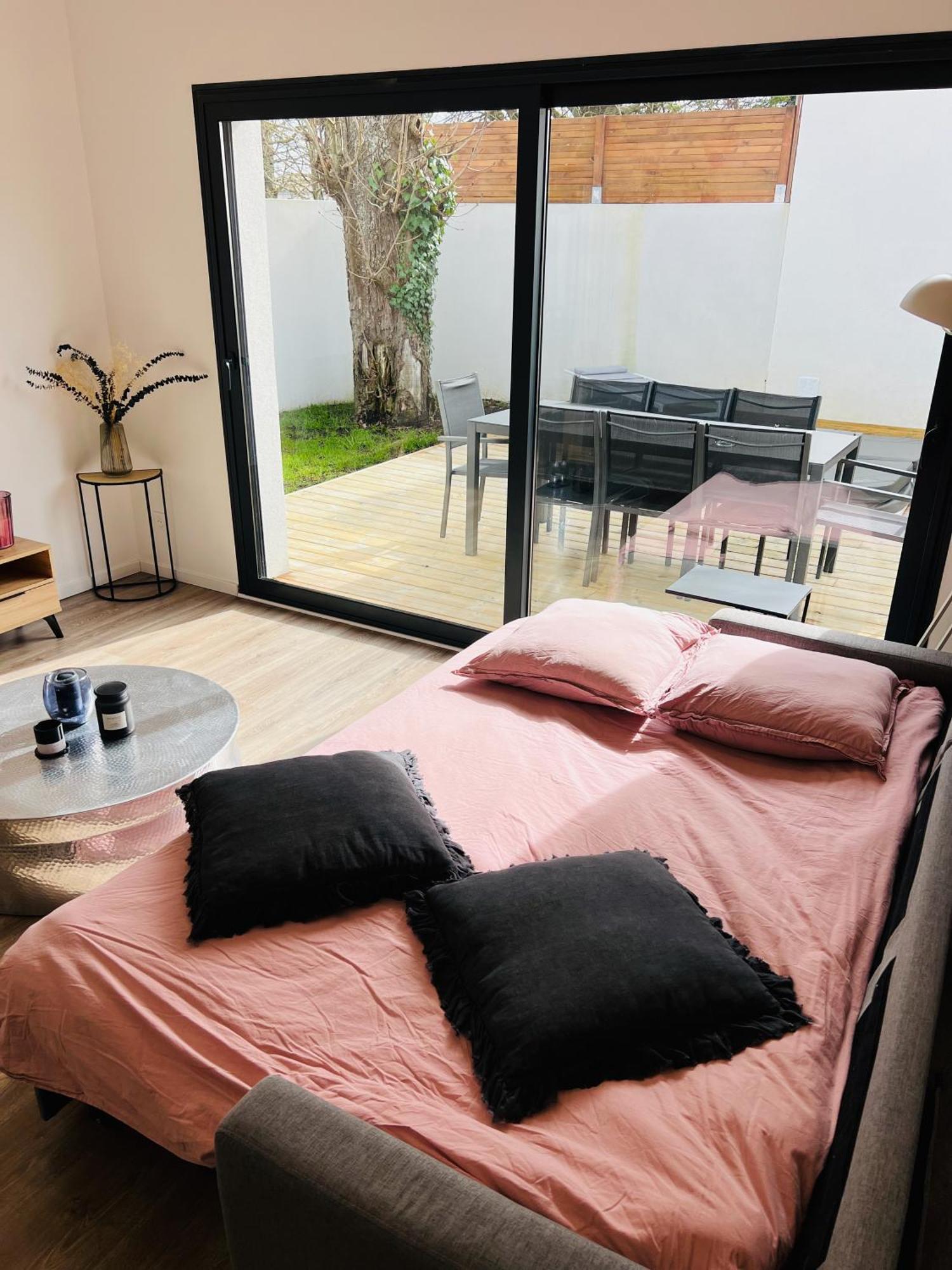 Maison T4 Climatisee Avec Jacuzzi A Lagord Luaran gambar