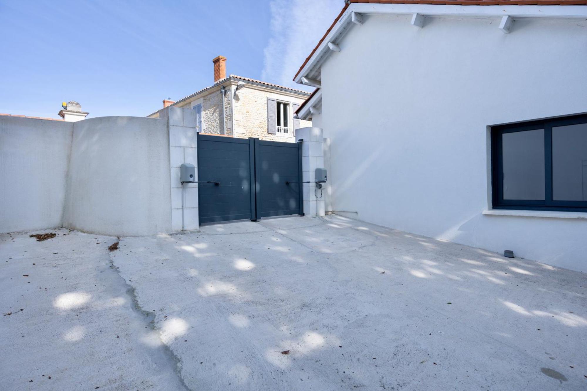 Maison T4 Climatisee Avec Jacuzzi A Lagord Luaran gambar