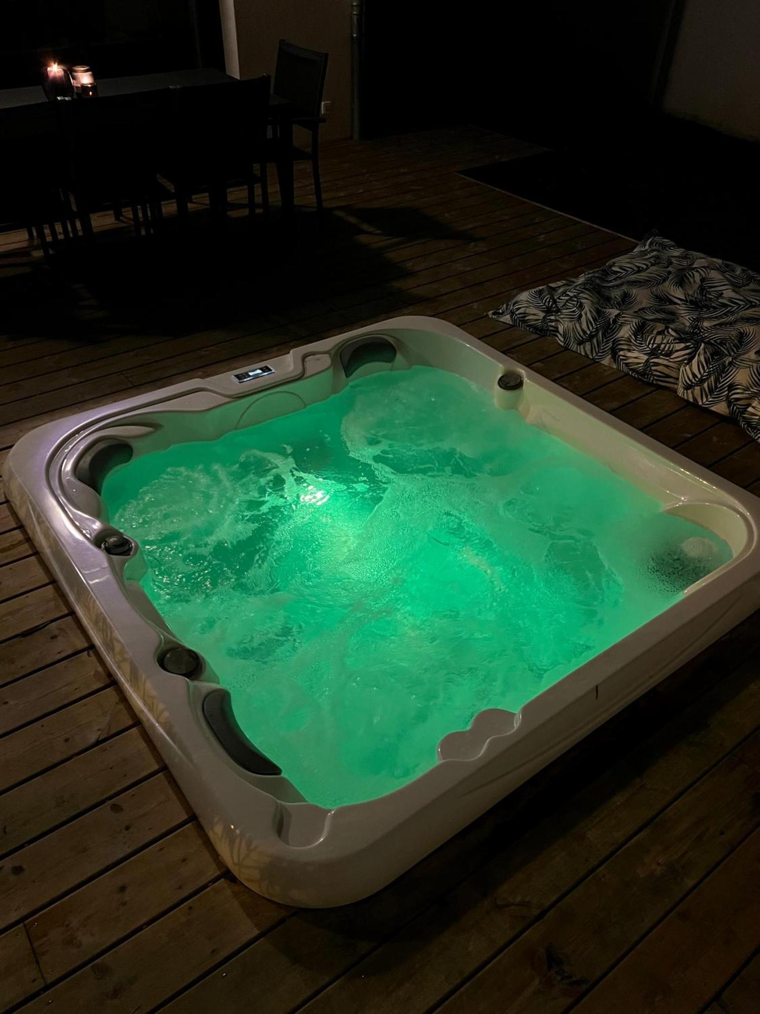 Maison T4 Climatisee Avec Jacuzzi A Lagord Luaran gambar