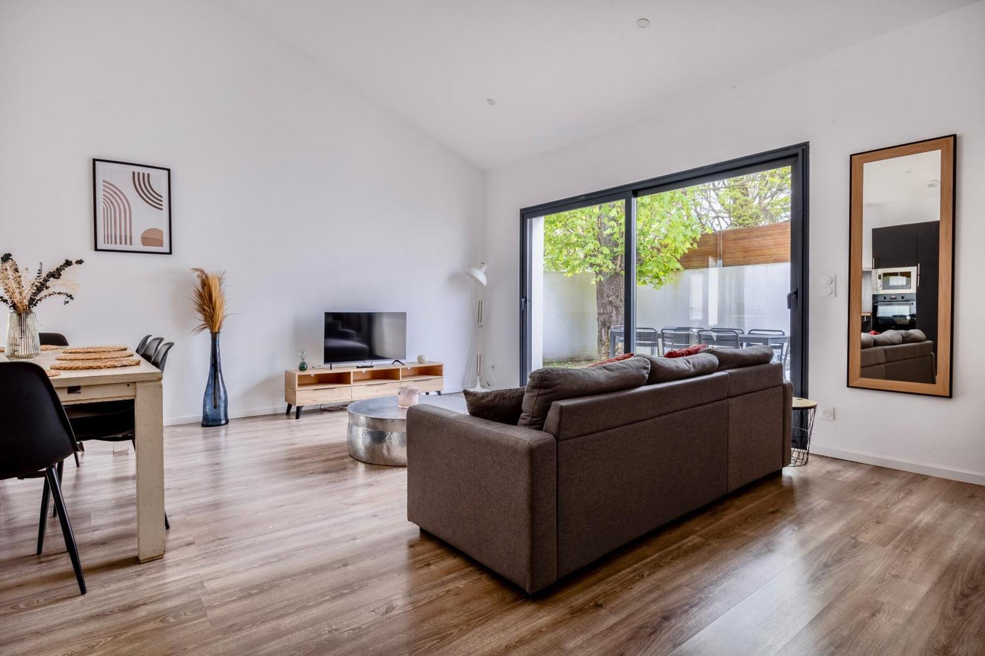 Maison T4 Climatisee Avec Jacuzzi A Lagord Luaran gambar