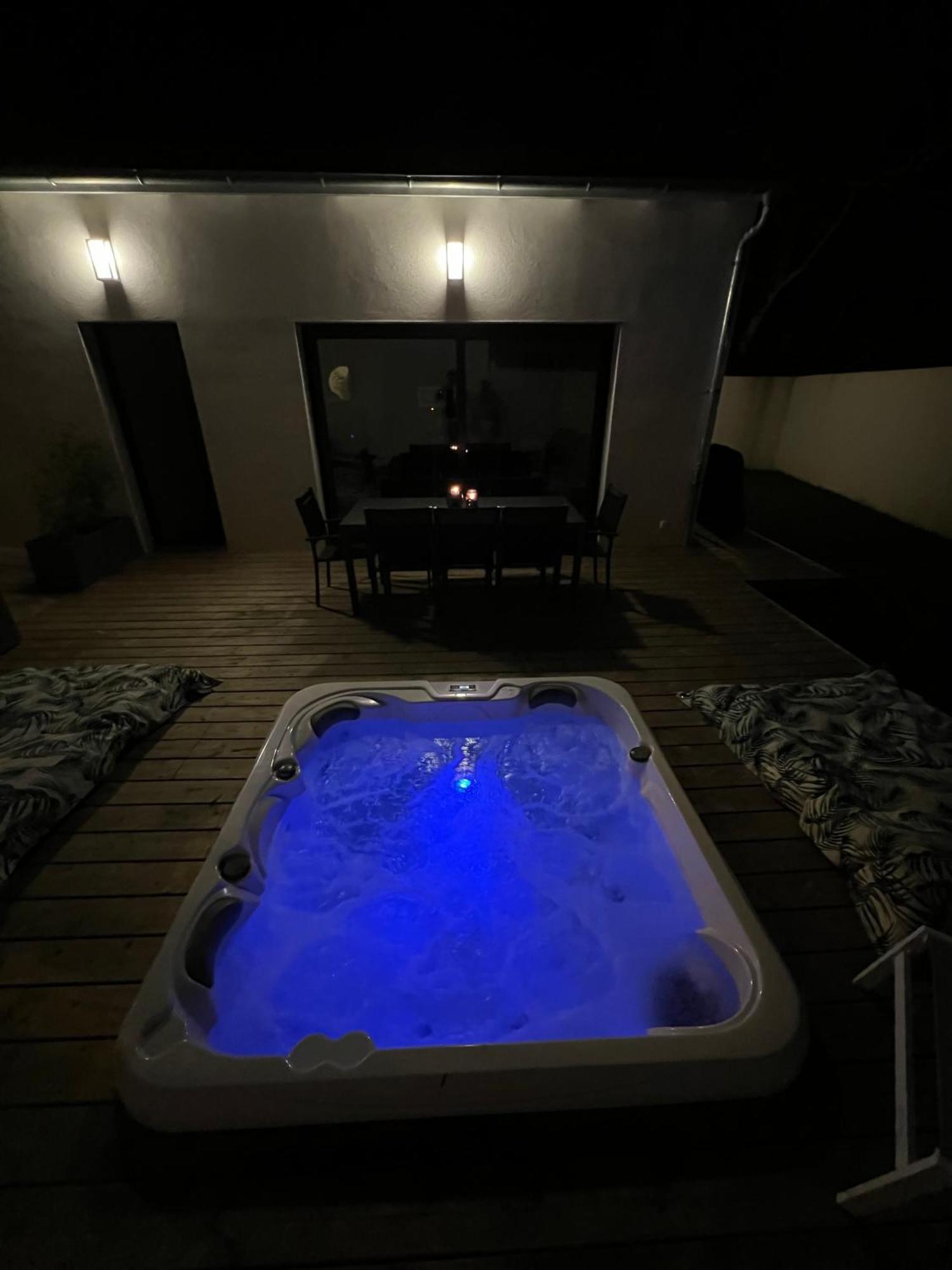 Maison T4 Climatisee Avec Jacuzzi A Lagord Luaran gambar