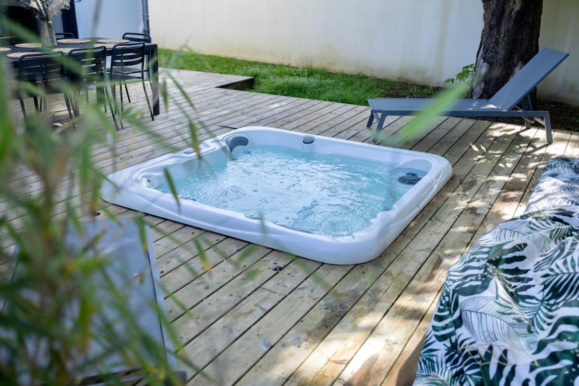 Maison T4 Climatisee Avec Jacuzzi A Lagord Luaran gambar